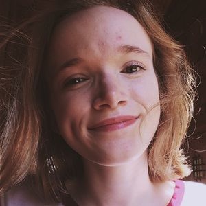 Meet your Posher, Caroline